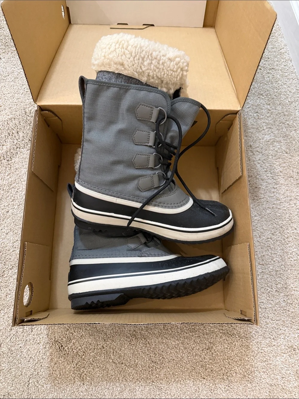 Sorel Gray and Black Women's Winter Lace-Up Boots with Cream Shearling Cuff